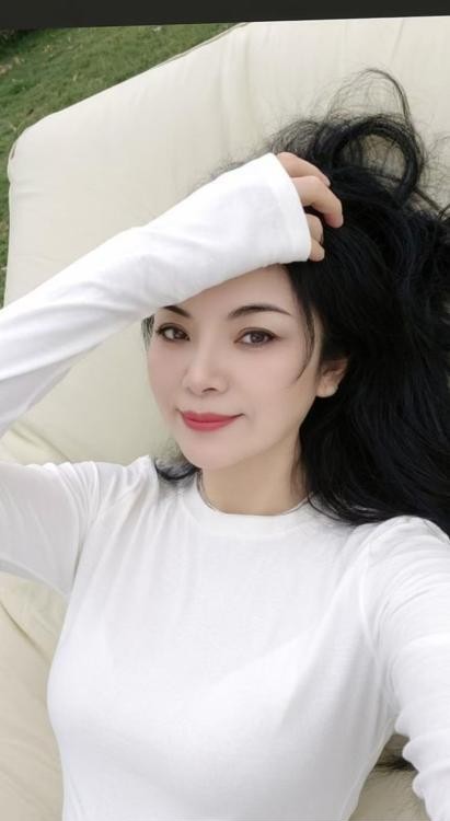 白净兼职人妻少妇