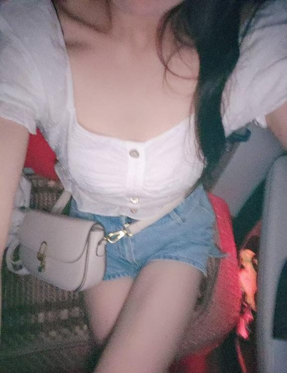 温柔性感的鱼儿姐