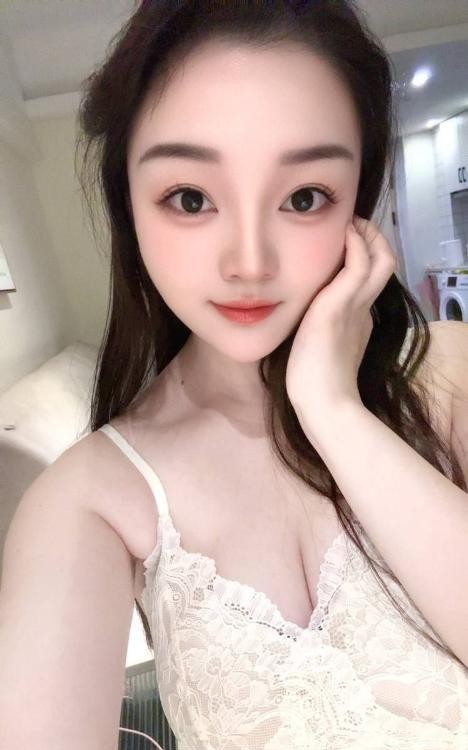 西湖乳控大胸悦悦