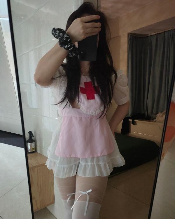 渝北制服大奶骚妹