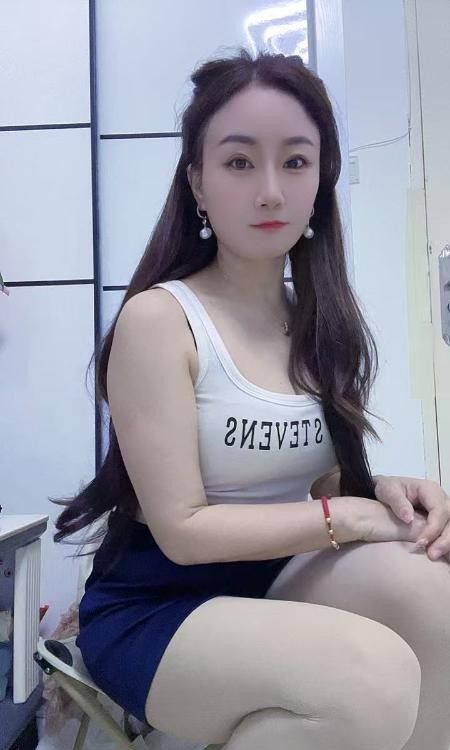 舌吻性感骚月儿