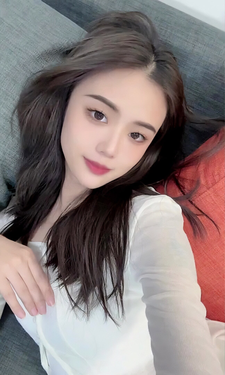 肤白貌美软妹子