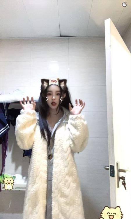 光滑白嫩蜜桃臀悠悠