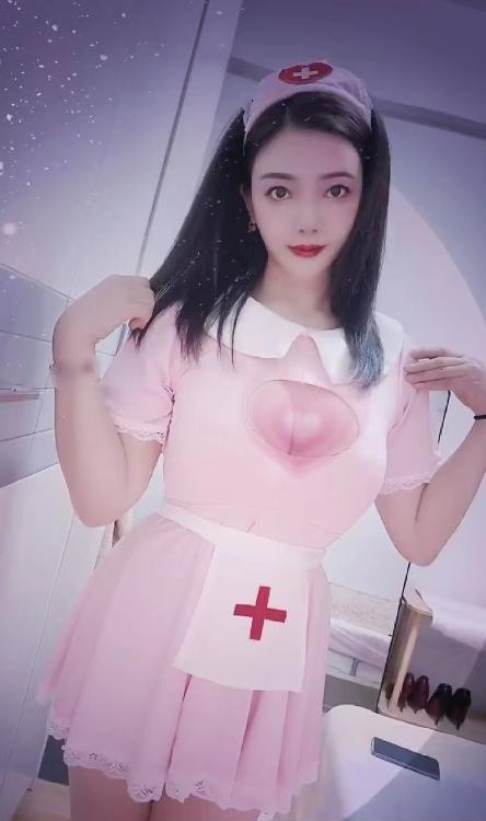 三刷武侯性感大奶御姐