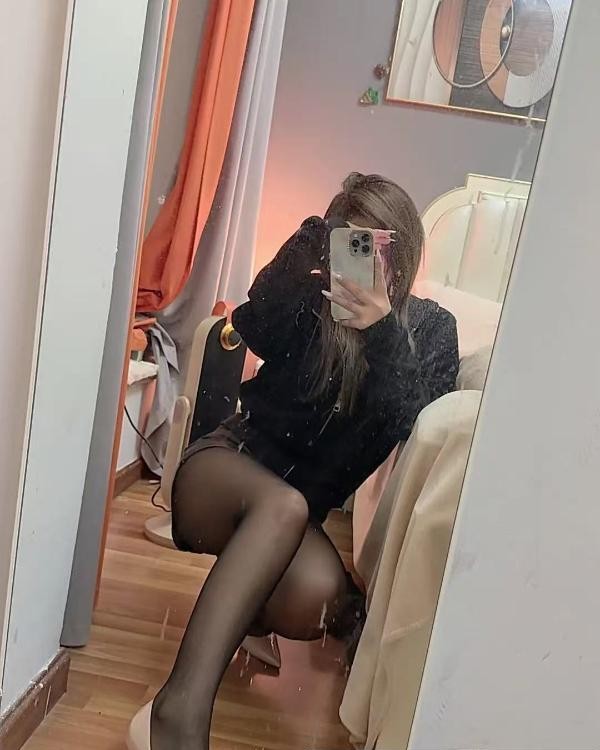 娇媚猫女孩春节在