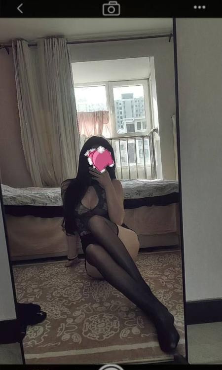 朝阳身材曼妙颜值长腿