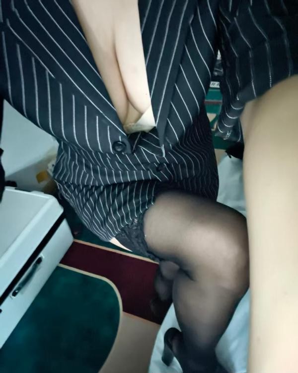 服务性大奶骚妇