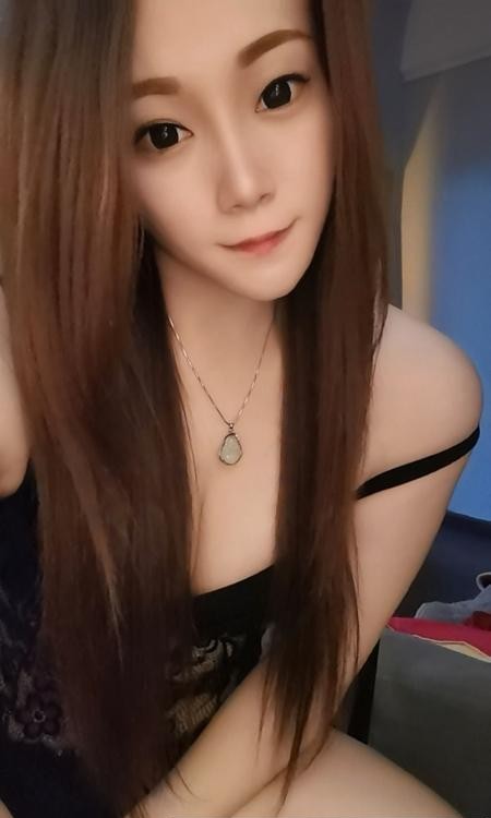 龙华大胸性感小姐姐