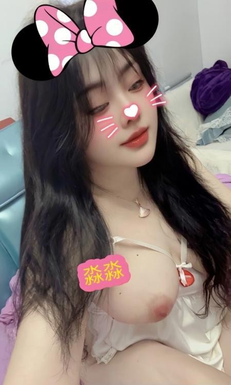 南开丰满巨乳淼淼