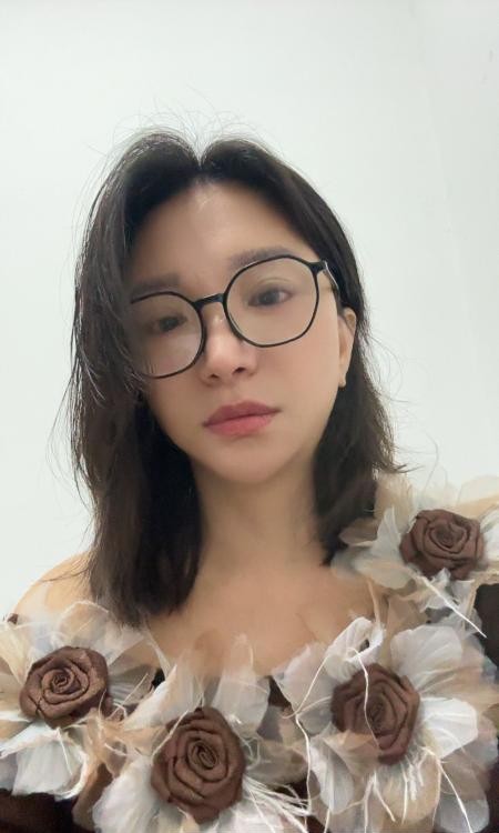 戴眼镜的风骚少妇