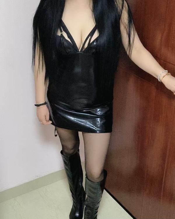 服务系肉臀熟女