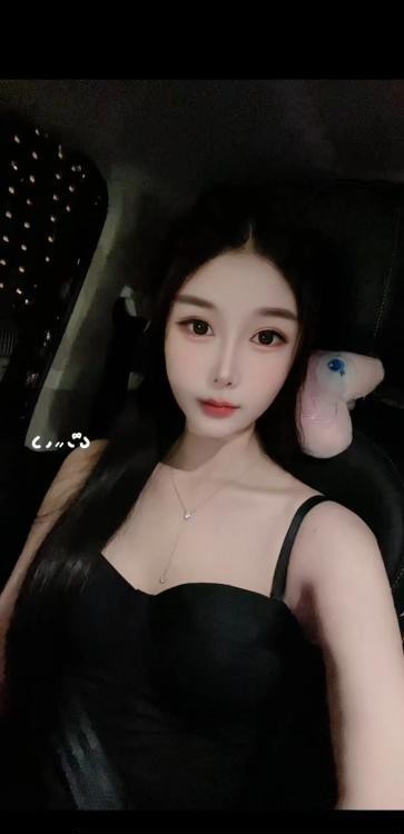 肤白貌美软妹子安娜