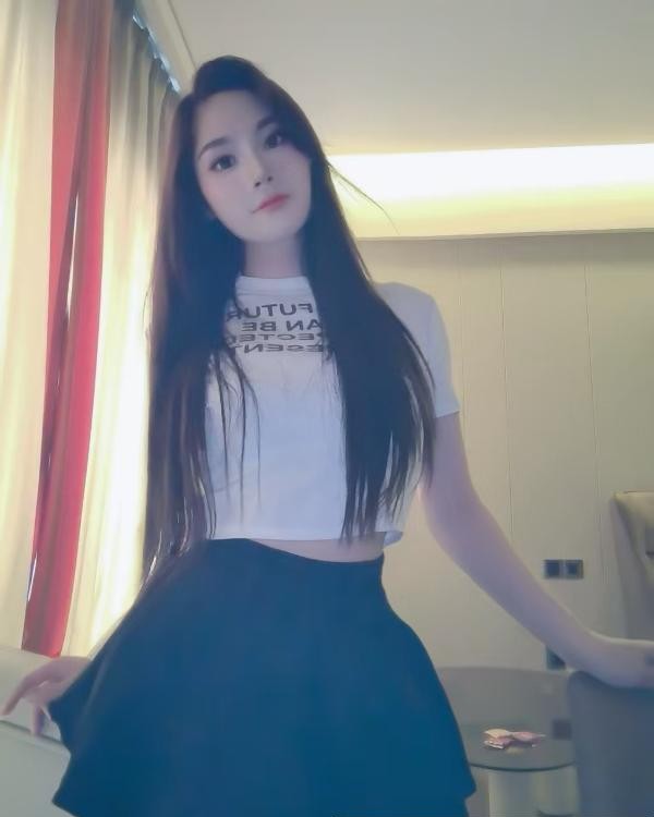 天府三街王果儿