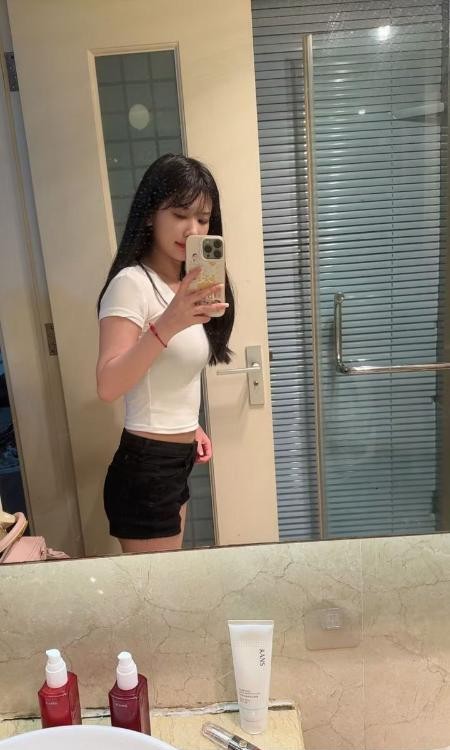 普陀肤白貌美嫩妹