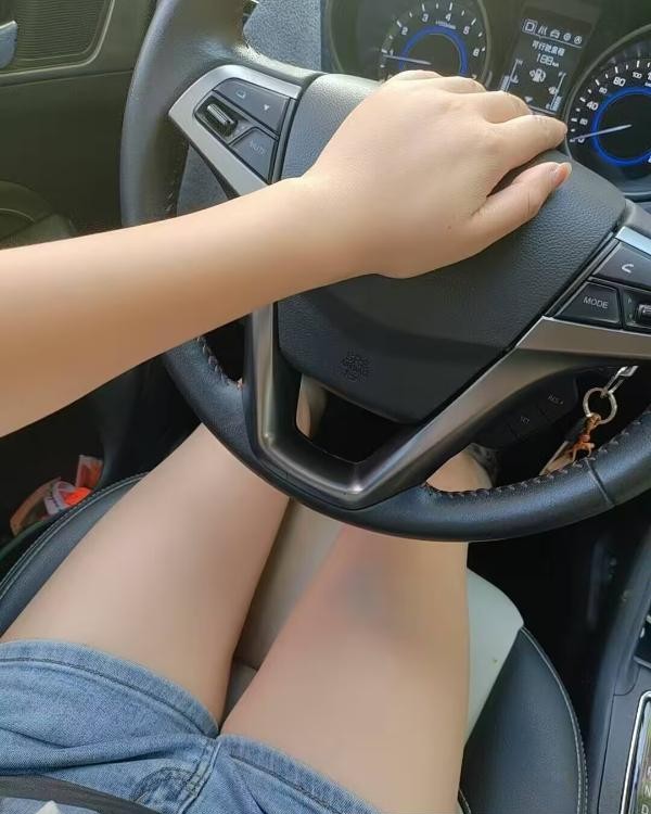 野战车战少妇小乔