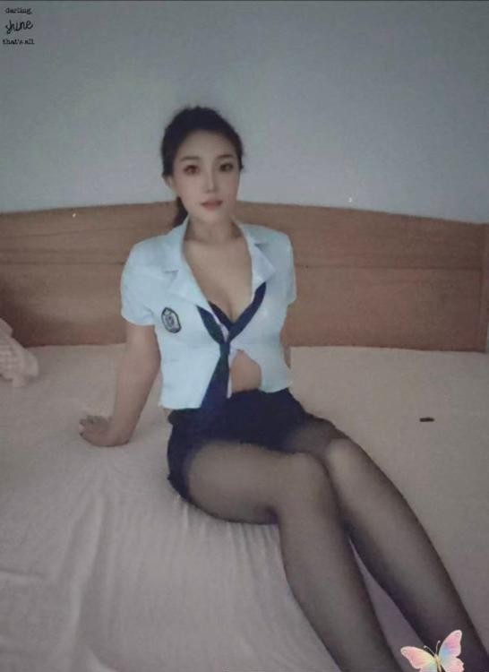 建业制服装御姐