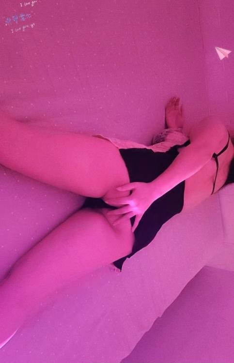 气质型翘臀小少妇