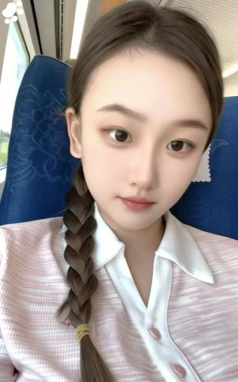 07年极品嫩妹刚下海