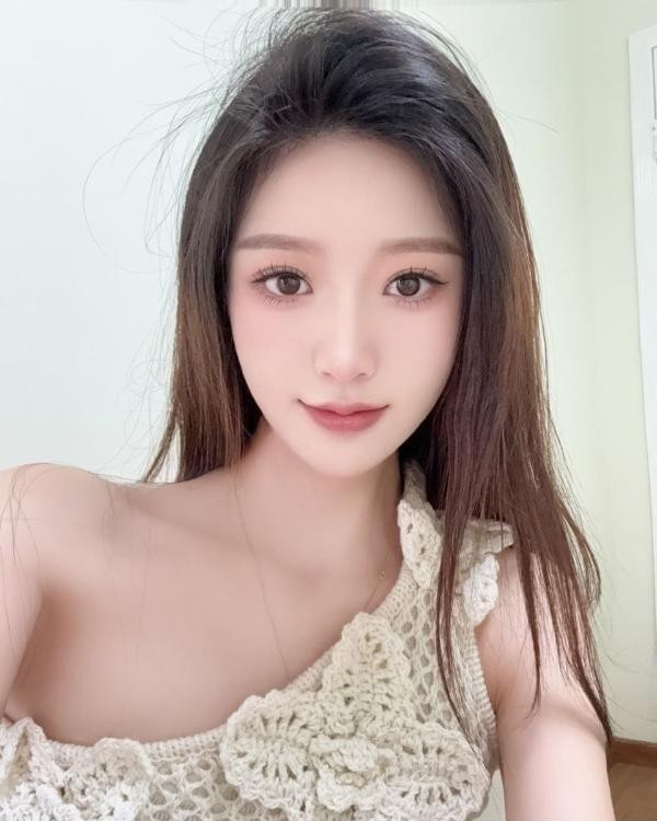 服务系颜值悠悠老师