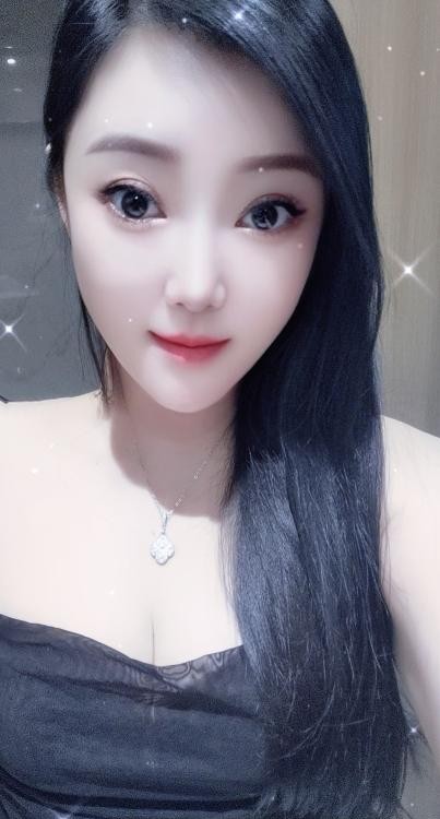 肤白大长腿依晨