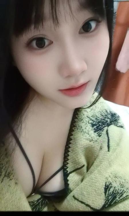 瑶海眼镜妹笑笑