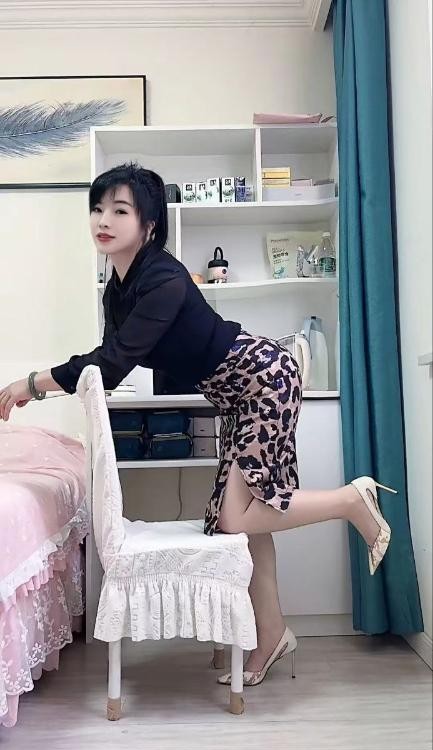 瑶族服务系熟女