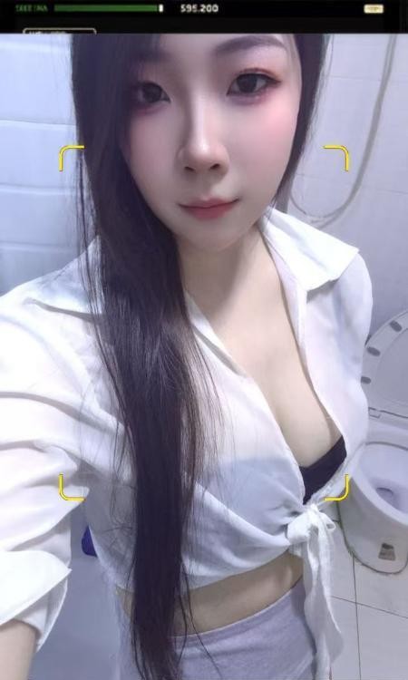 肤白细腰苗条嫩妹纸