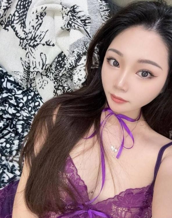 胸大臀翘mimi老师