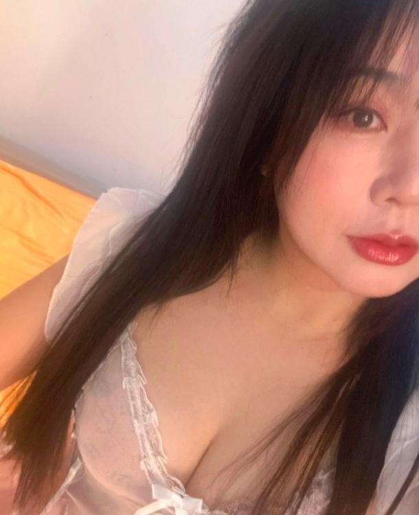 新宫服务性小姐姐希希