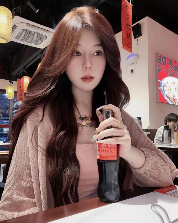 时尚御姐玉体打卡记