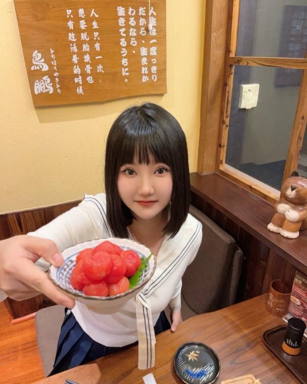 肤白大胸颜值老师