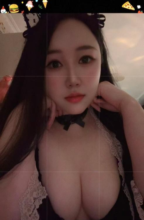 大胸少妇小姐姐