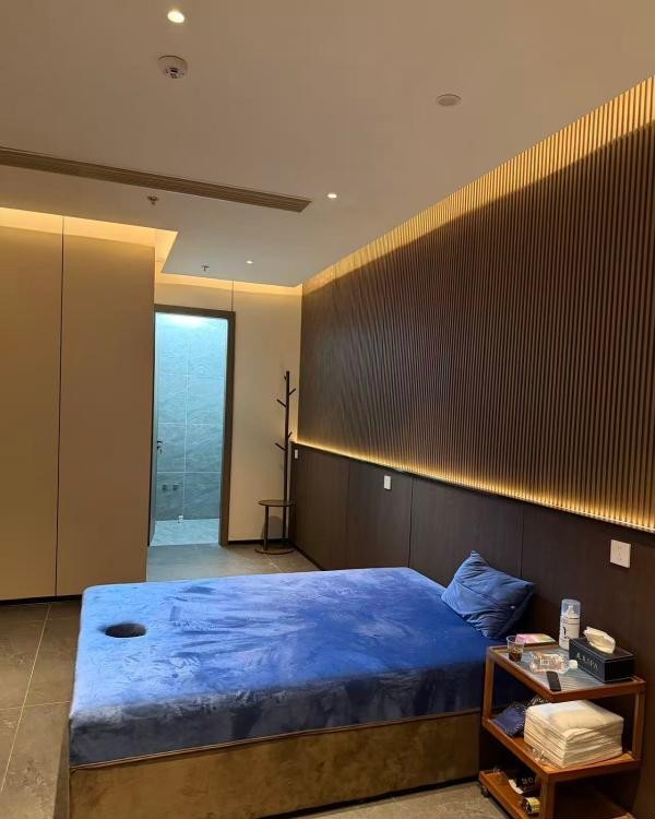 全裸大型T台海选