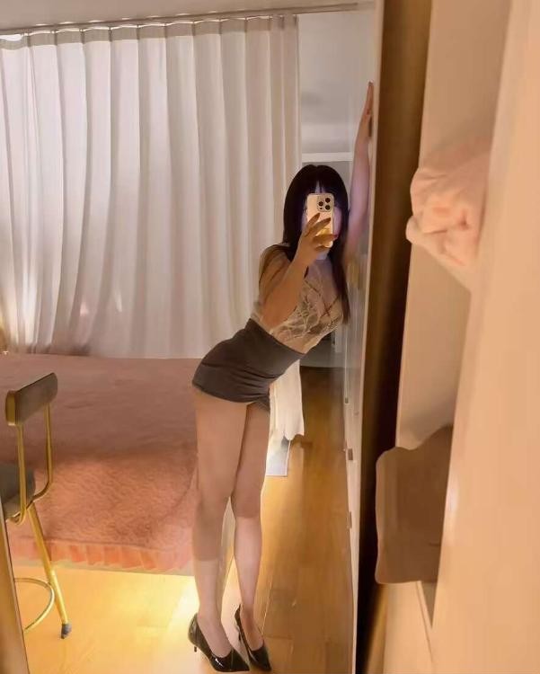 龙华大胸长腿笑笑