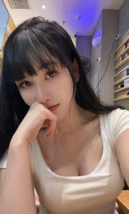 黄埔小迪身材火辣