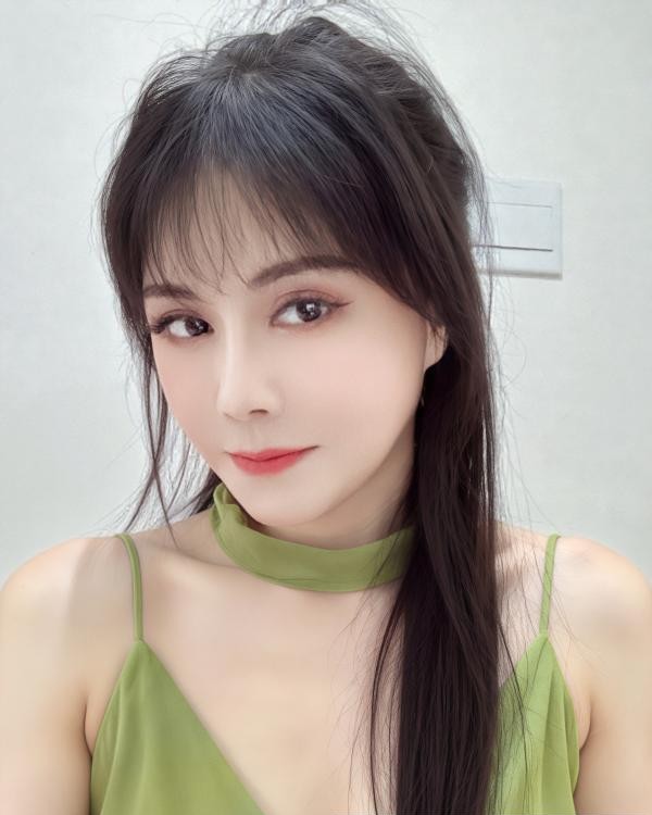 华阳性感御姐甜梦