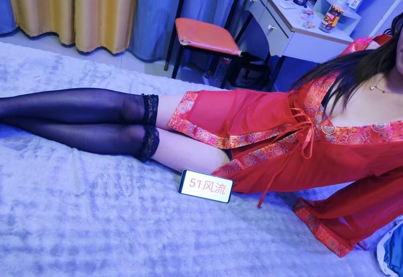 吴江少妇红衣女郎