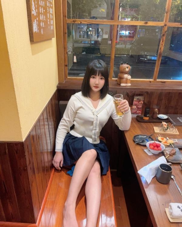 肤白大胸颜值老师