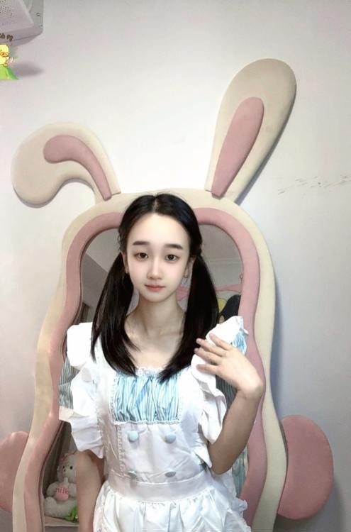 五堡双马尾小甜妹