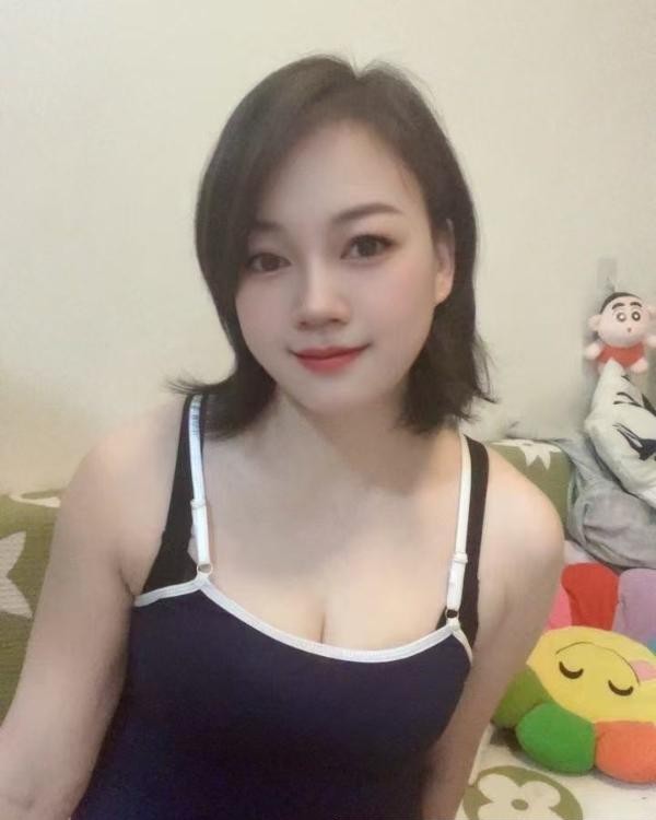 西站川渝大胸少妇