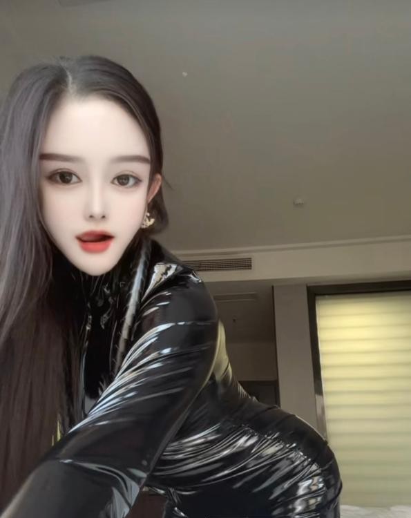 御姐女王范十足