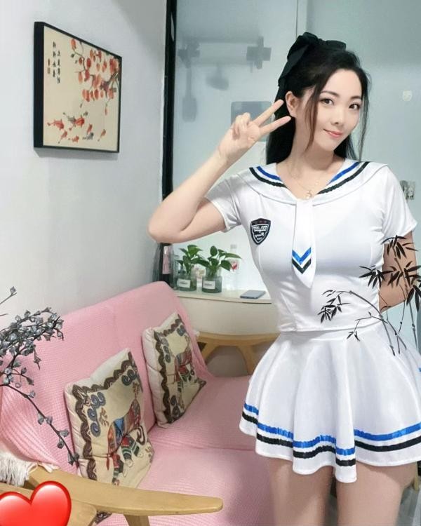 上梅林美腿琳达