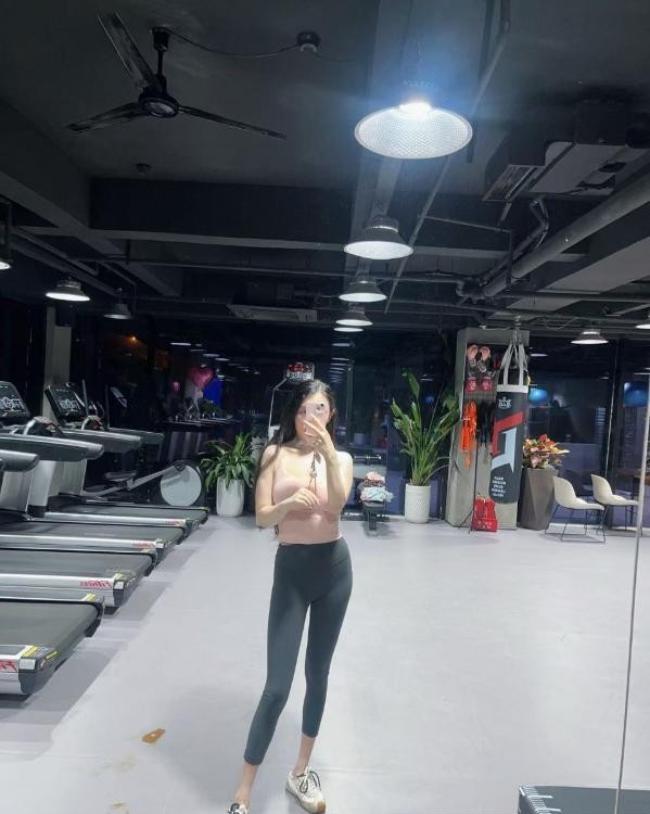 完美身材长腿颜值老师