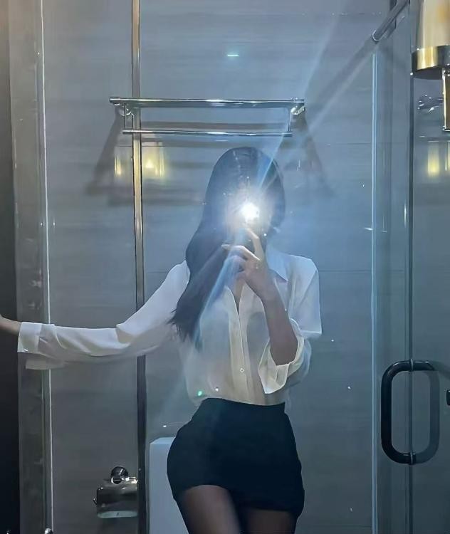 性感风骚翘臀姐姐