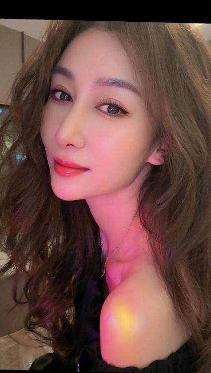 身材高挑大胸老师