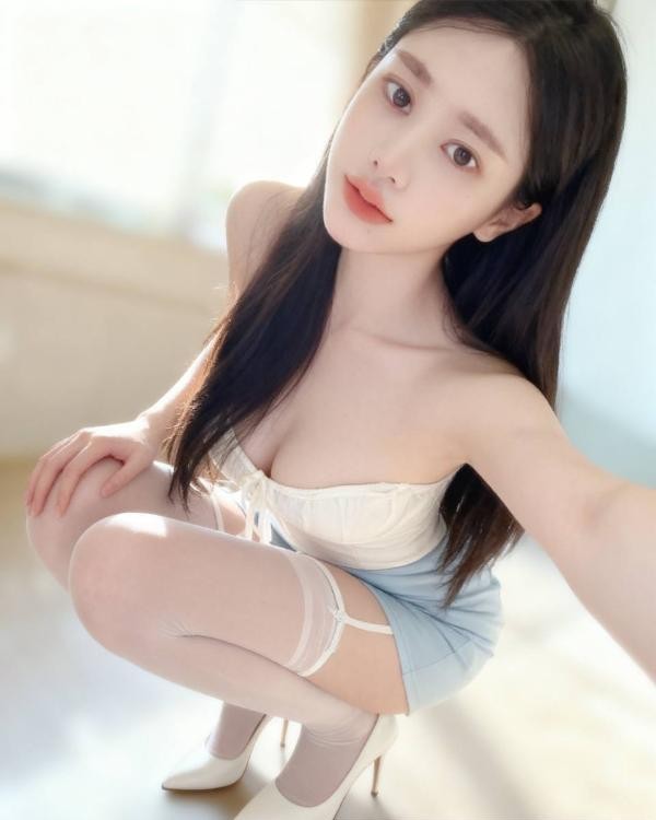 南山身材好美女诺诺