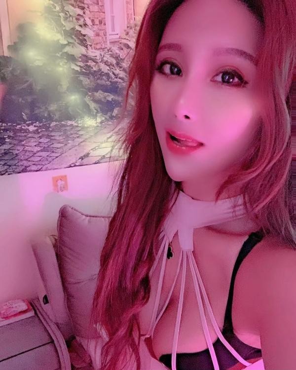 二刷巨乳反差骚浪御姐