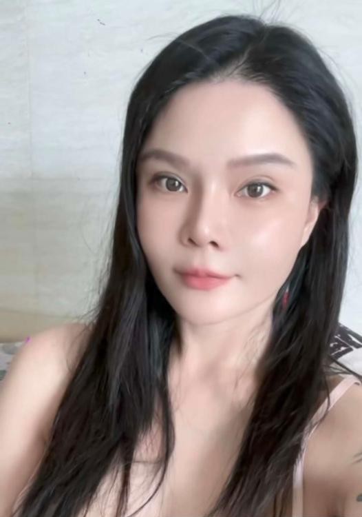 古镇御姐爆乳纹身厌厌