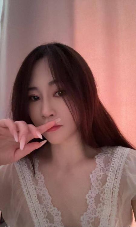 美女姐姐小妖精