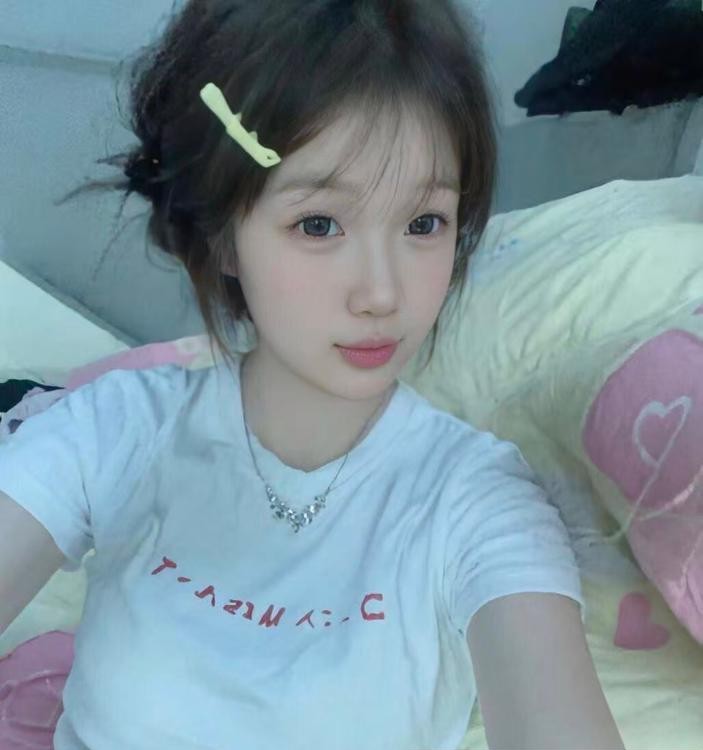 美丽女孩可怡和伊伊